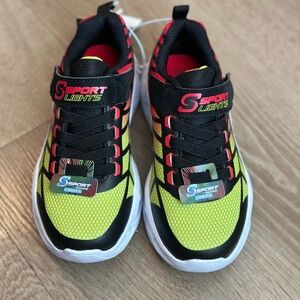 Skechers boy’s shoes size 13 **lights up